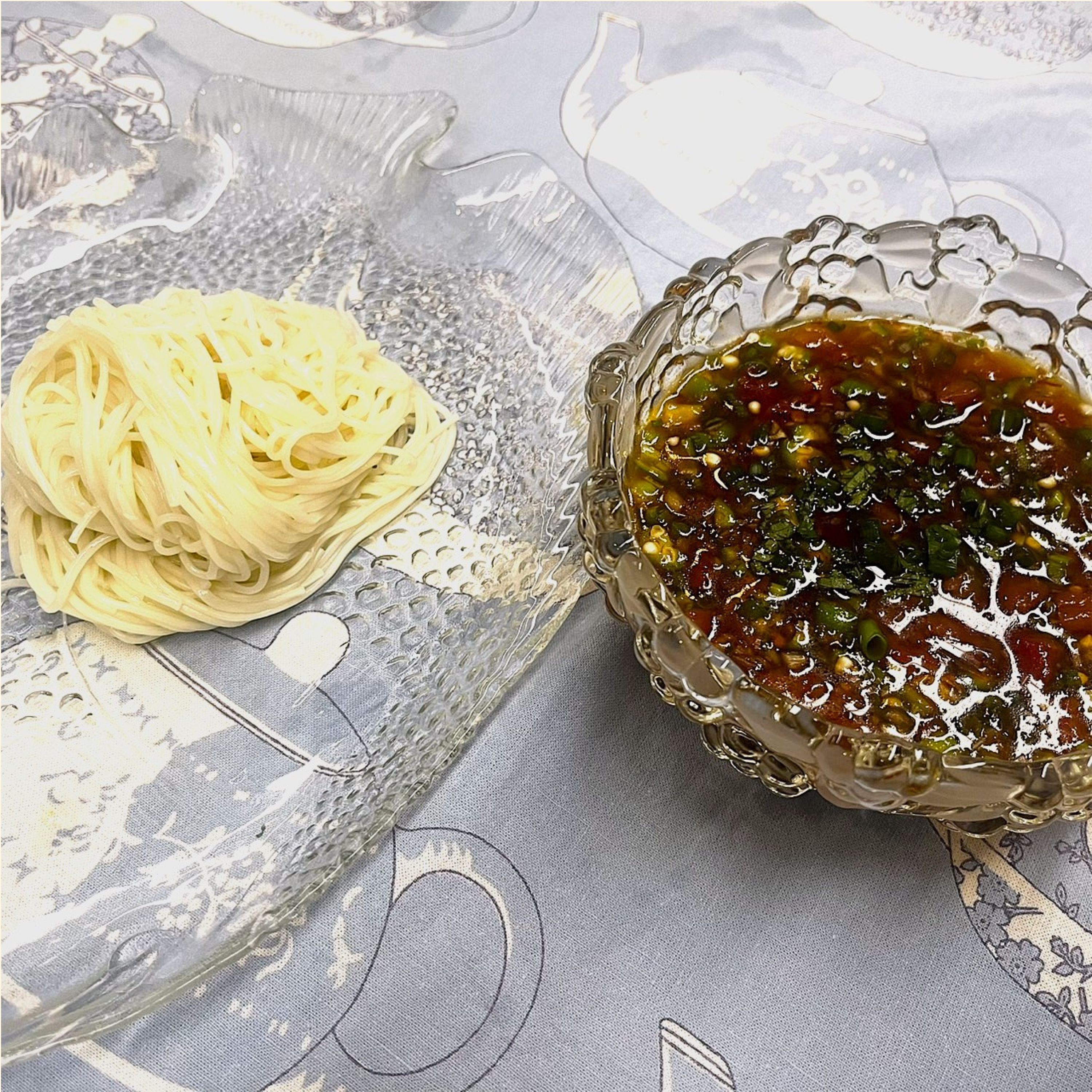 🥣『 トマト入り ピリ辛 そうめんだれ 』🍅🌶️✨暑さ乗り切りレシピ！😋